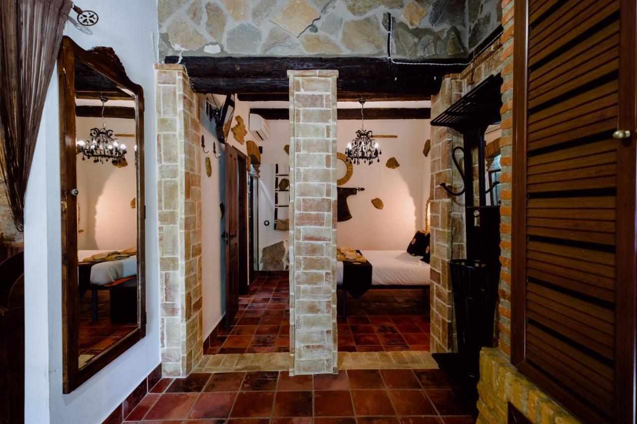 Hotel Rural Finca La Herencia Гуадальканаль Экстерьер фото