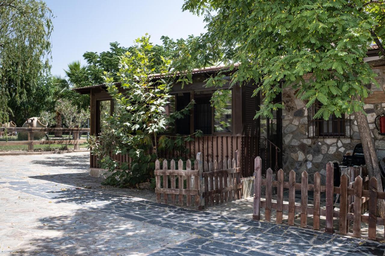 Hotel Rural Finca La Herencia Гуадальканаль Экстерьер фото
